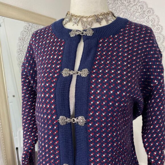 L.L Bean Whimsygoth 100% Wool Blue Red Heart Silver Clasp Romantic Knit Cardigan - Picture 3 of 8